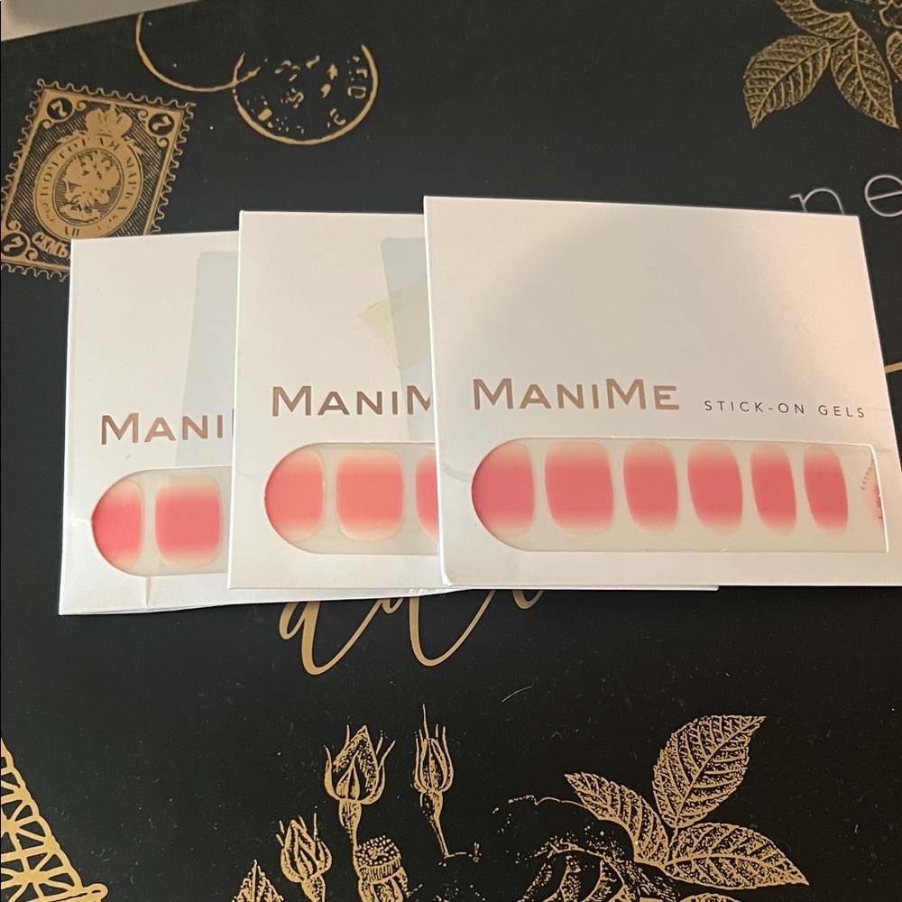 ManiMe Stick-On Gels in Pink